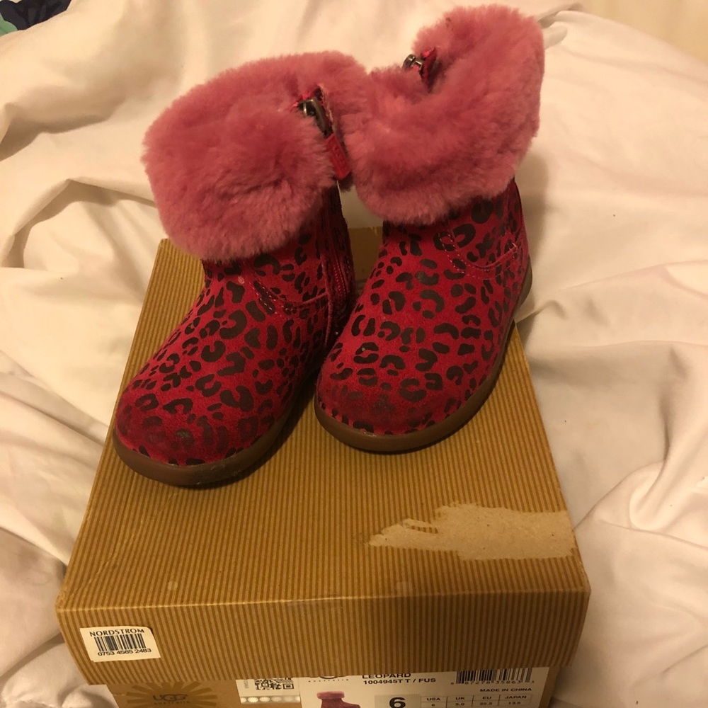 Ugg pink toddler cheetah size 6